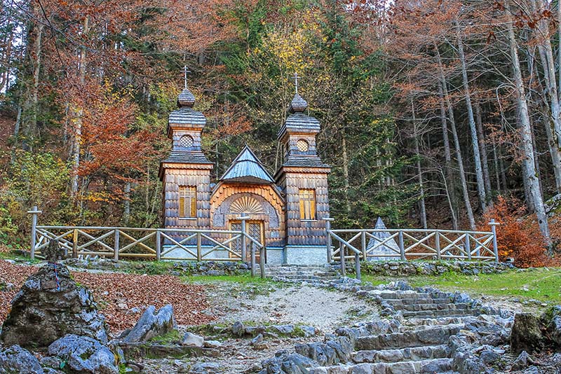 The Russian Chapel in the Vrsic Pass that was built to commemorate that Russian POWs that died building the road. 