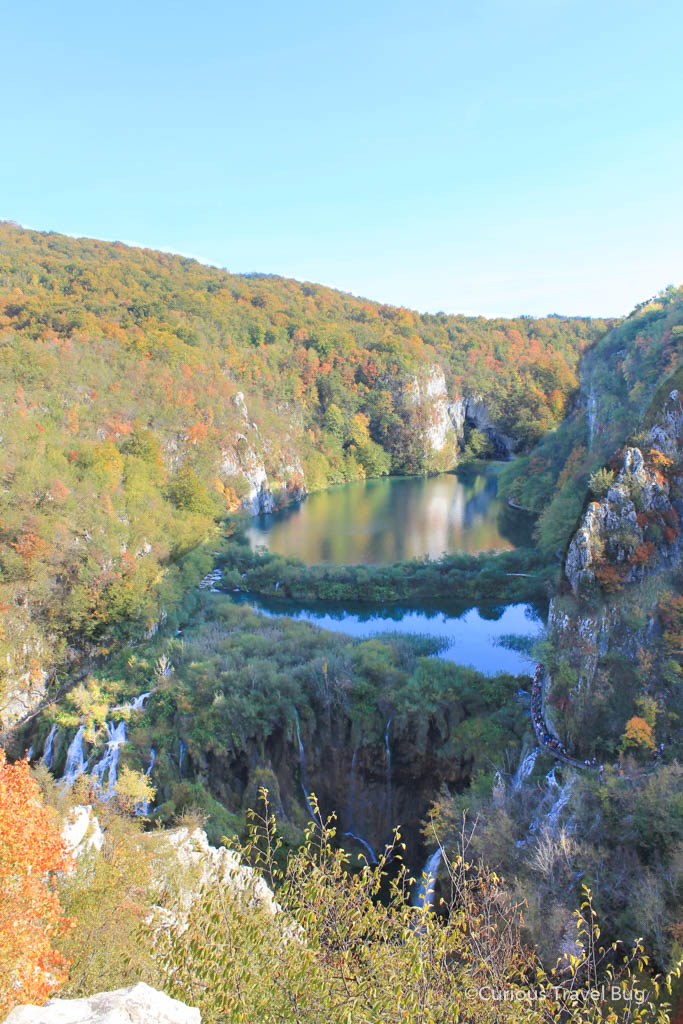 This viewpoint over the Lower Lakes of Plitvice showscase the most famous lakes of Croatia and Plitvice. You also get a great view of the waterfalls of the park.