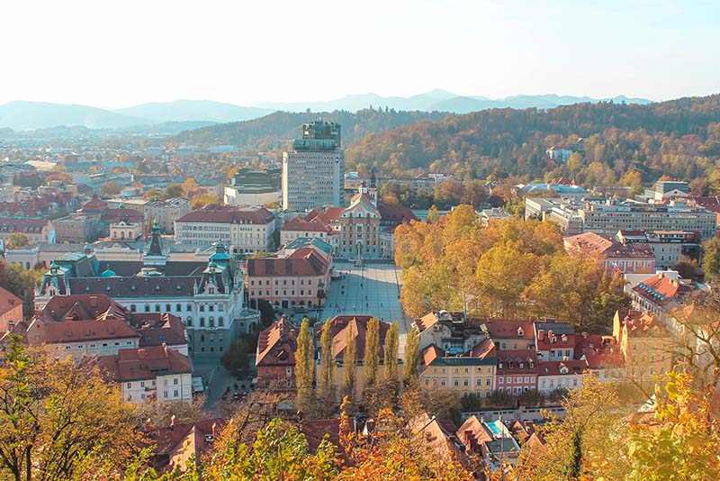 As the capital city of Slovenia, Ljubljana makes for a natural stop on your Slovenia itinerary. With its pretty pastel buildings, castle, dragon bridges, and small citycharm, Ljubljana belongs on any travelers to-see list. #ljubljana #slovenia#europe #travel #city
