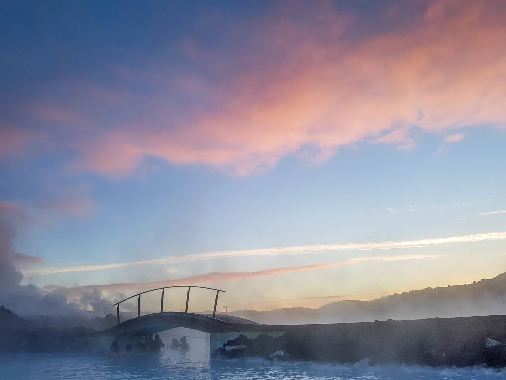 Bridge in Blue Lagoon, being there at sunrise is one of my tips for visiting the Blue Lagoon