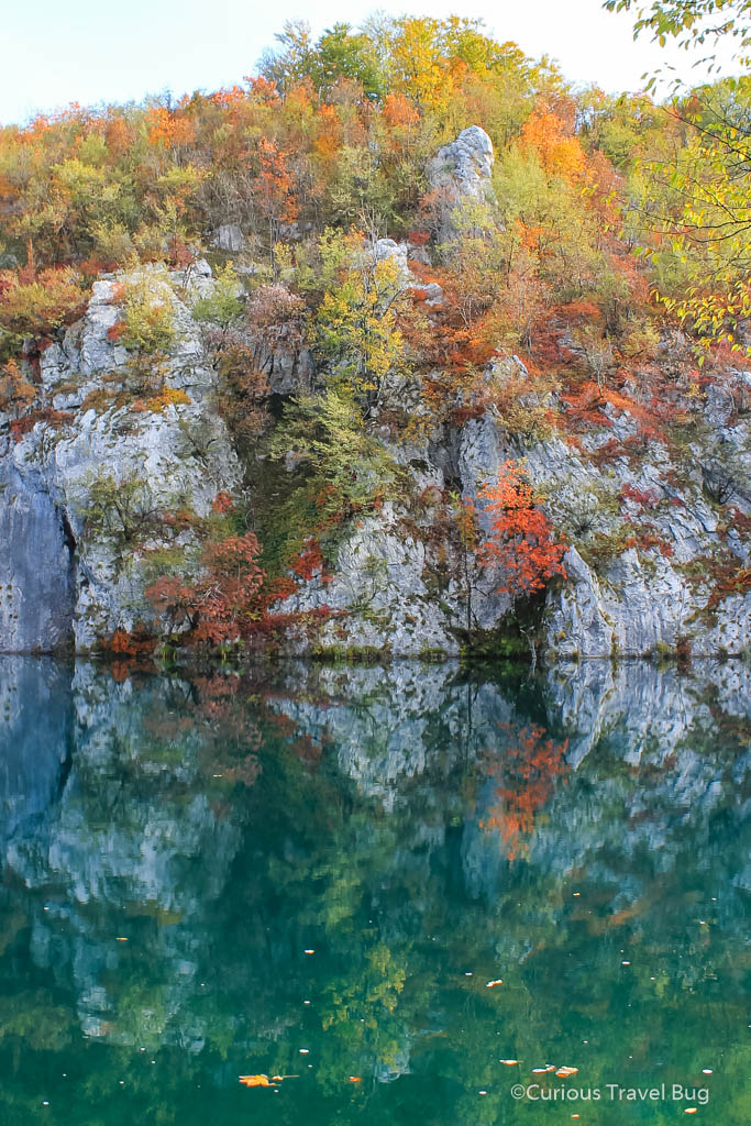 Fall or autumn is the perfect time of year to visit Plitvice Lakes as there are fewer tourists and the colors of the leaves changing contrasts nicely with the lakes of Plitvice. These are some of the most beautiful lakes of Croatia