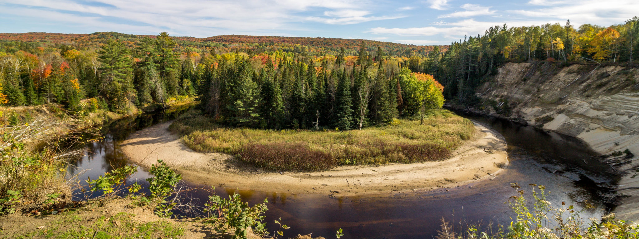 Big Bend lookout at Arrowhead Provincial Park. This is a great place to view the fall colours of Ontario and enjoy autumn in Huntsville.