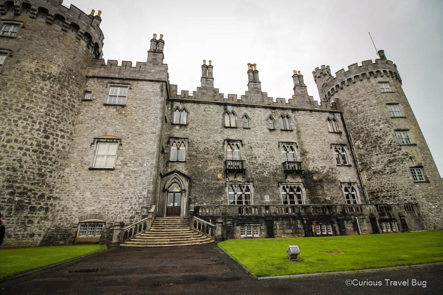 The exterior of Kilkenny Castle showing off the tower.